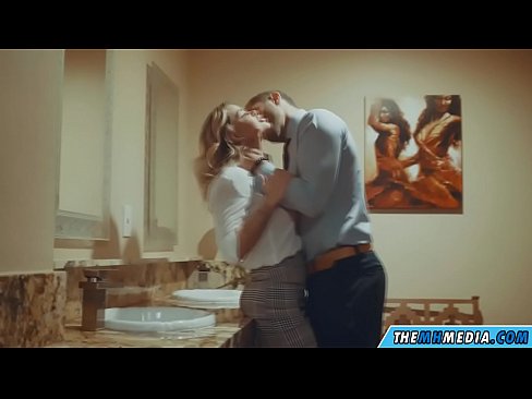 ❤️ Döşlü sarışın sizi ictimai tualetdə aldatdıqda Porno pornoda az.sexafinkarasskaz.ru ﹏